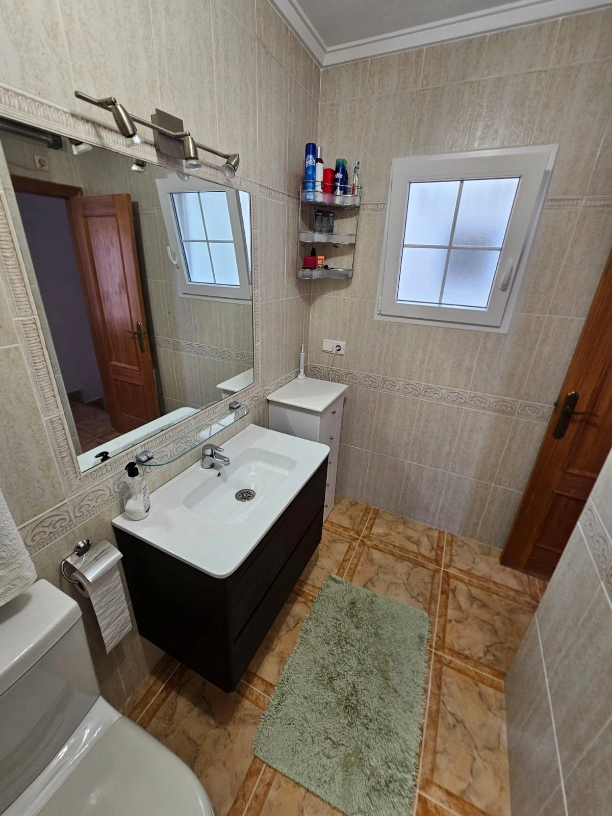 Chalet en venta en La Zenia, Orihuela: 3 habitaciones y piscina comunitaria