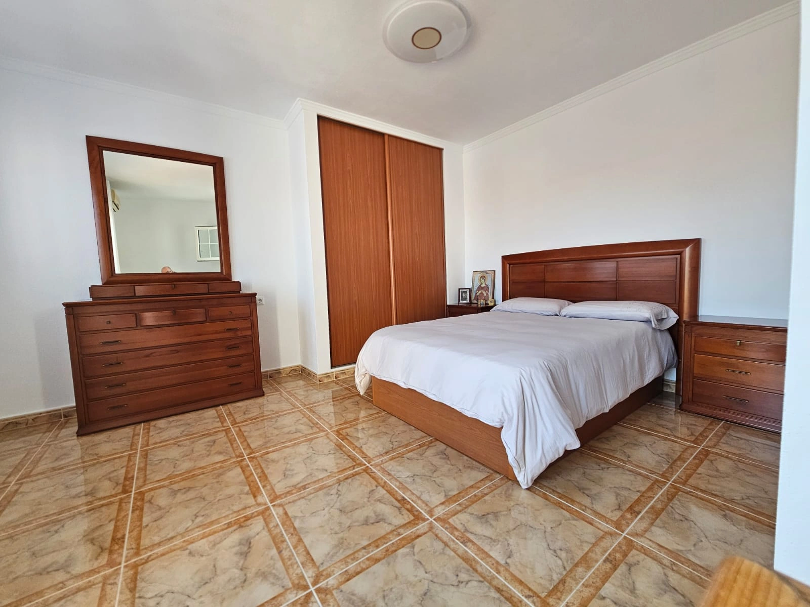 Chalet en venta en La Zenia, Orihuela: 3 habitaciones y piscina comunitaria