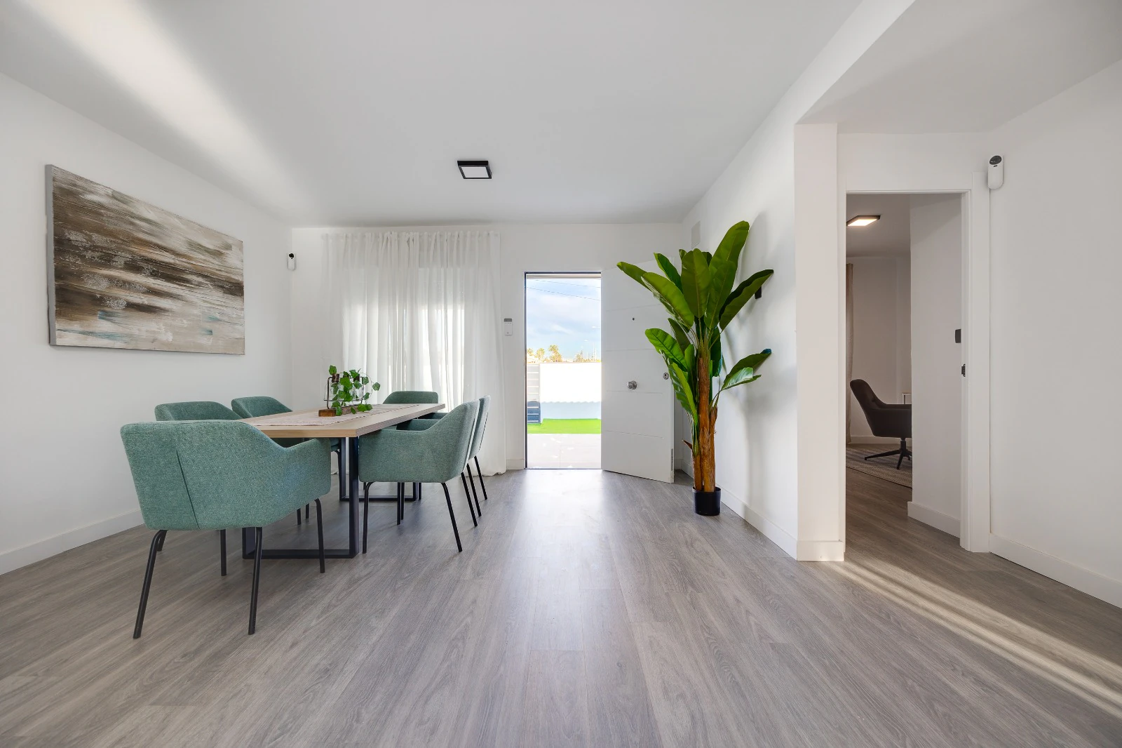 Magnifico Chalet reformado de 4 habitaciones con piscina en venta en la siesta, Torrevieja