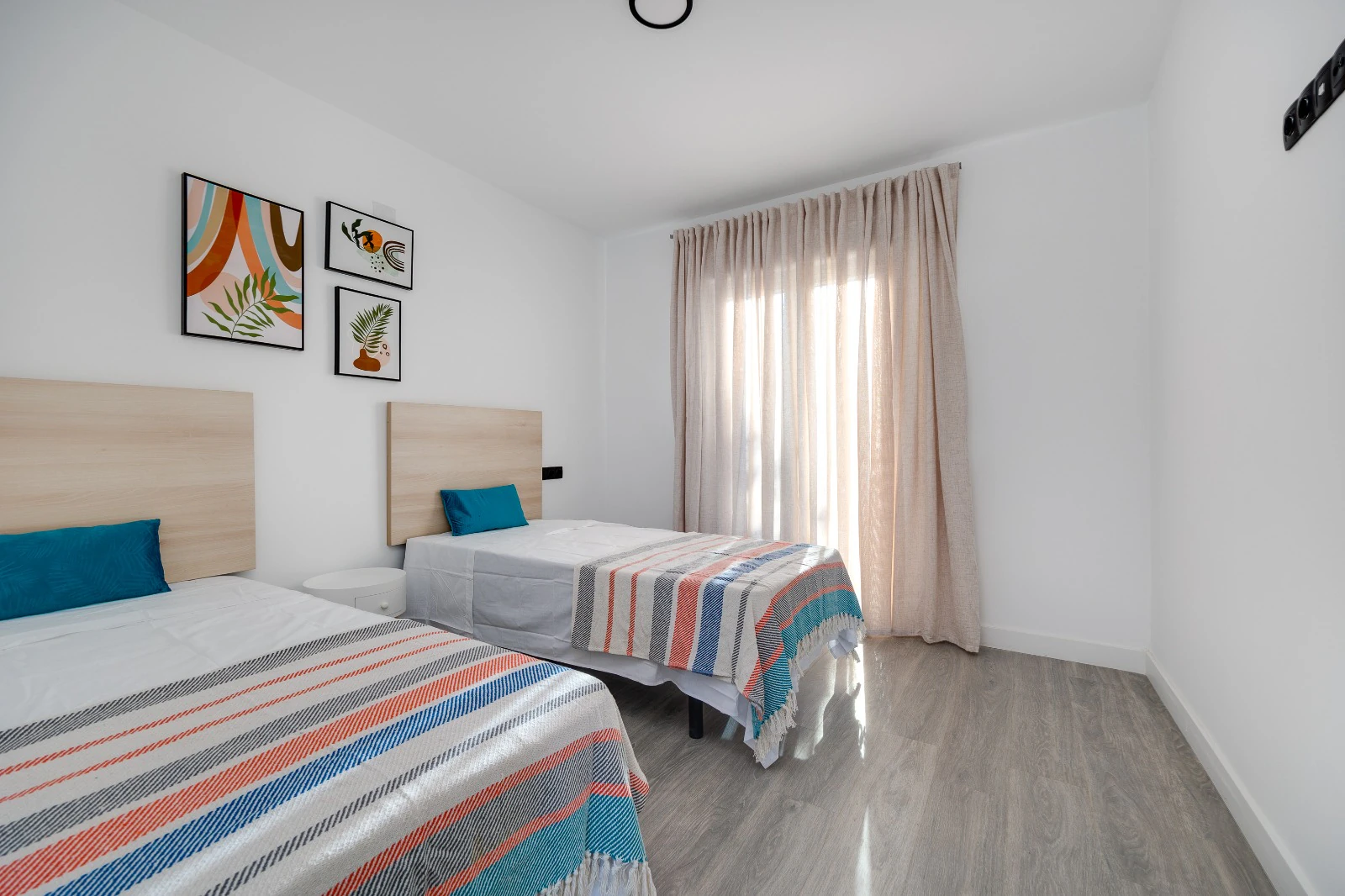 Magnifico Chalet reformado de 4 habitaciones con piscina en venta en la siesta, Torrevieja