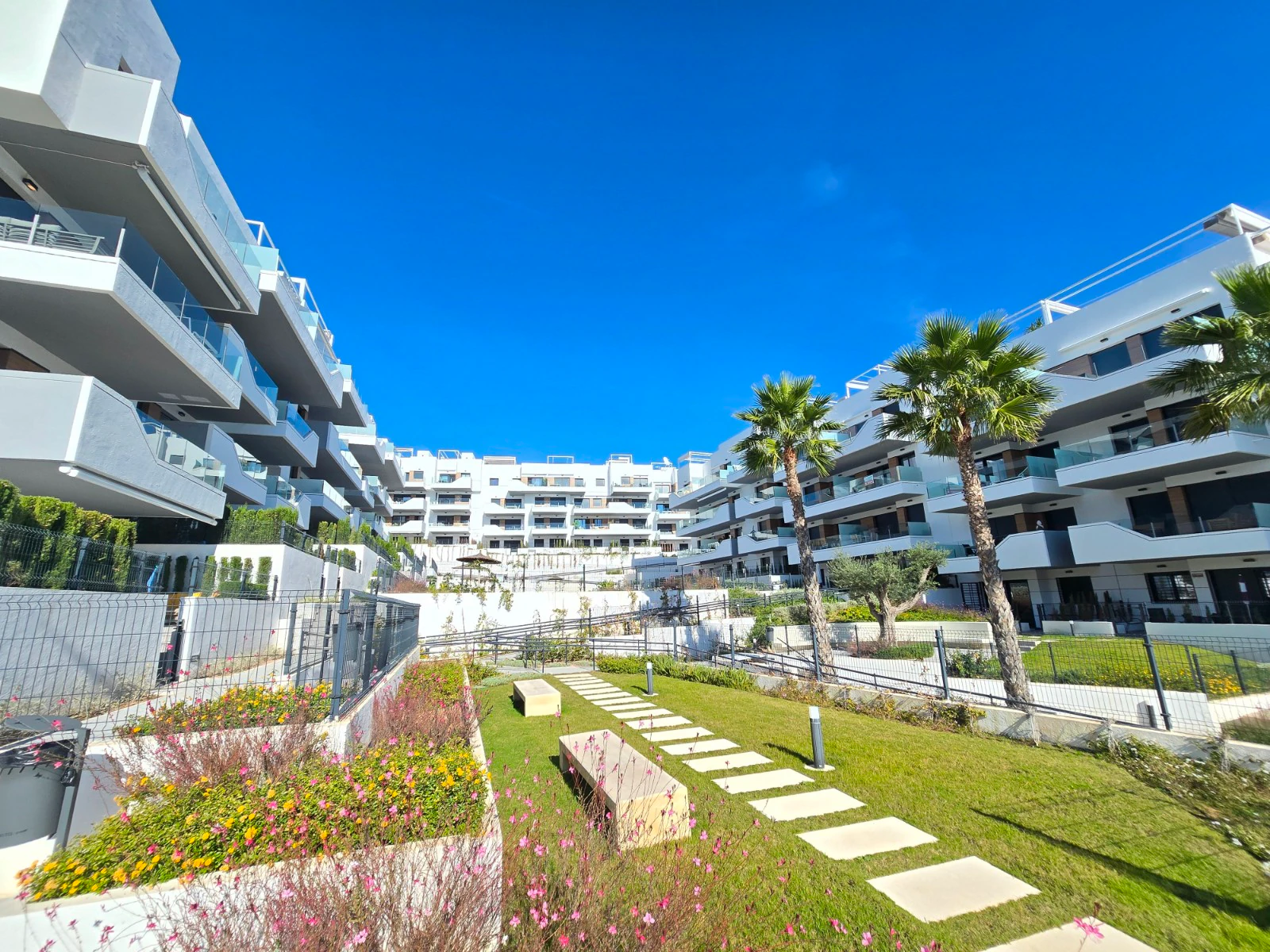 Apartamento en venta en Orihuela Costa *