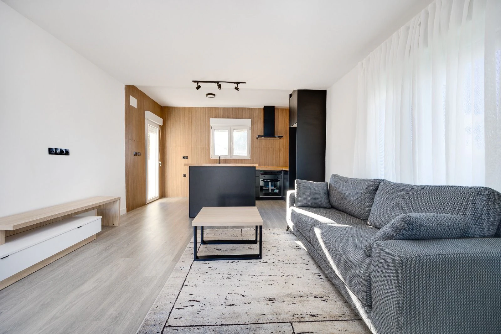 Magnifico Chalet reformado de 4 habitaciones con piscina en venta en la siesta, Torrevieja