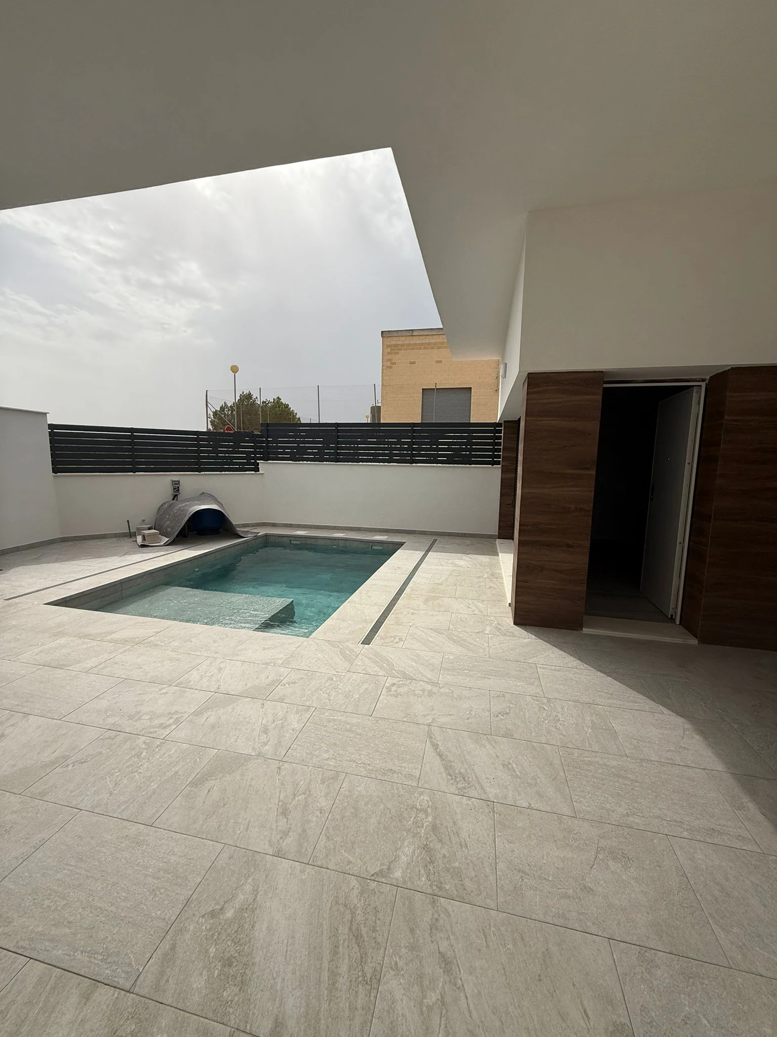 Venta de moderna Villa de 3 dormitorios y 3 baños en Bigastro