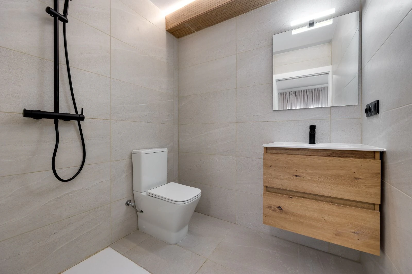 Magnifico Chalet reformado de 4 habitaciones con piscina en venta en la siesta, Torrevieja