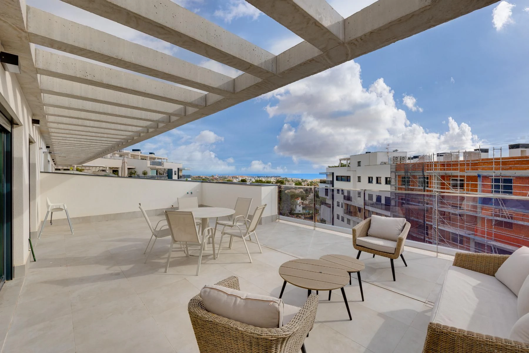 Espectacular Ático de 3 dormitorios en venta en Campoamor, Orihuela