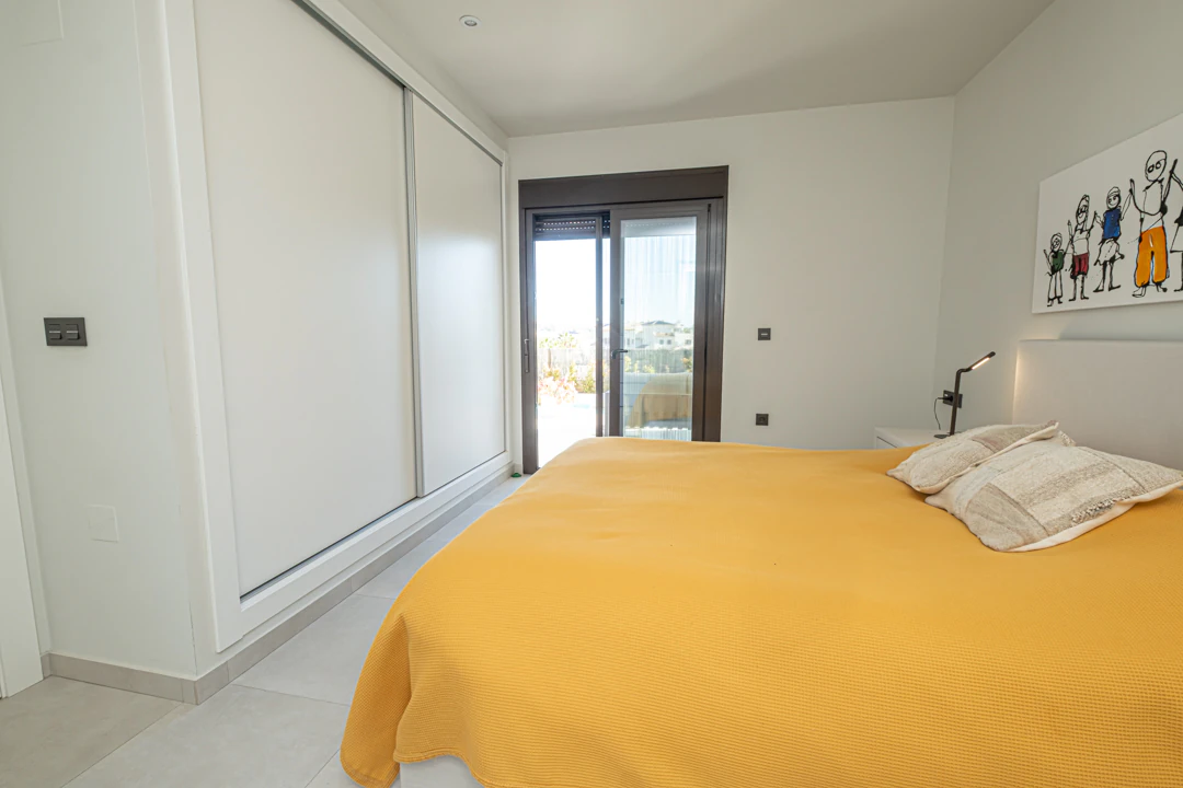 Apartamento en venta de 2 dormitorios en Las Ramblas, Orihuela Costa