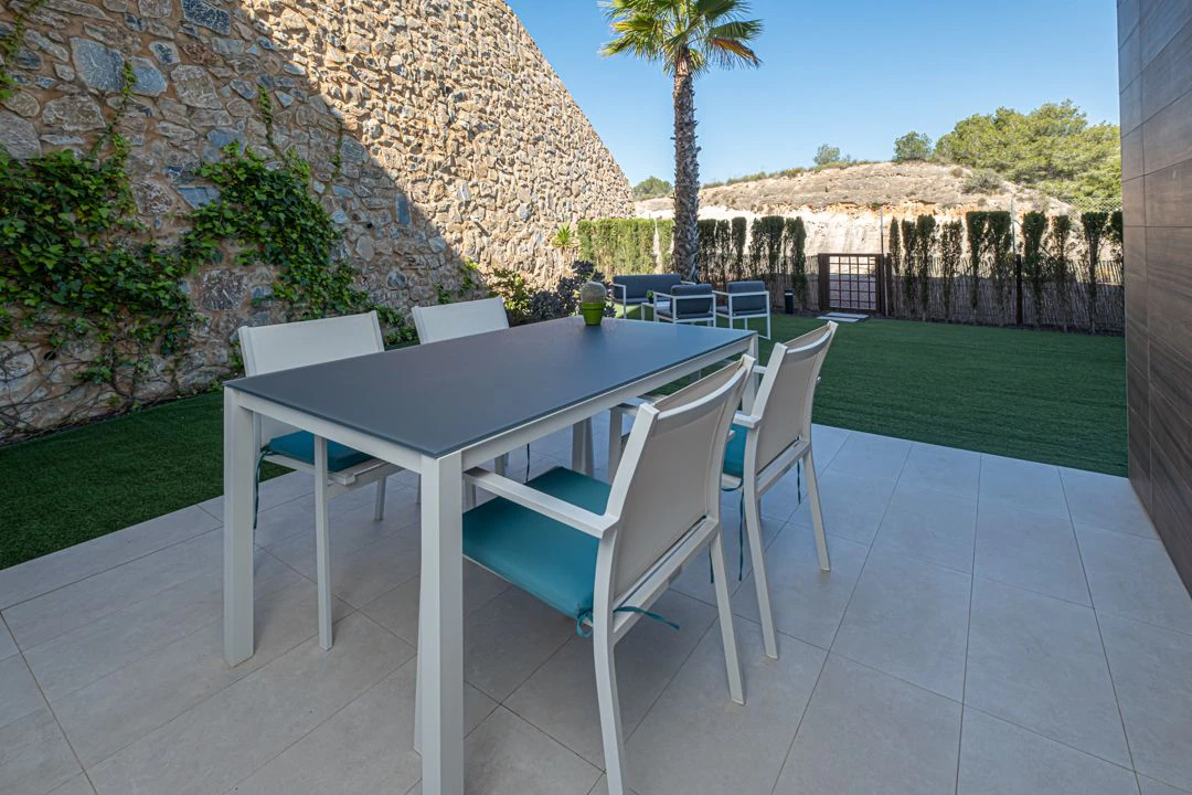 Apartamento en venta de 2 dormitorios en Las Ramblas, Orihuela Costa