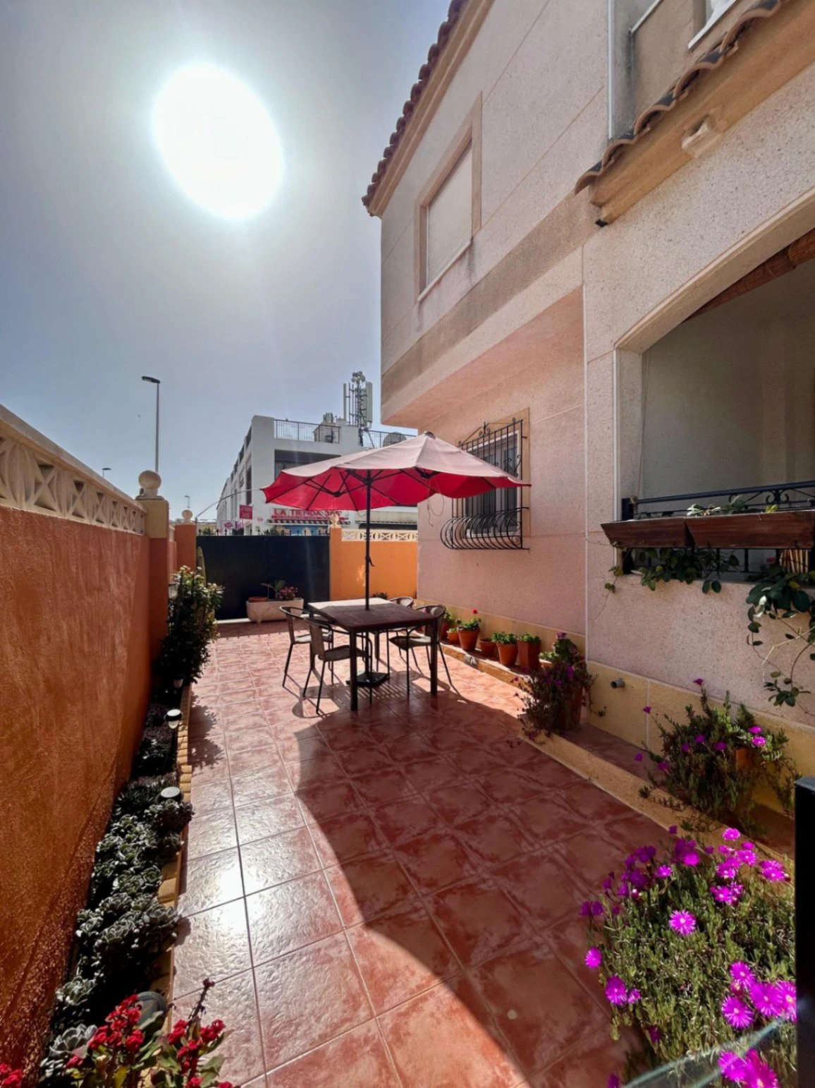 Apartamento en venta de 3 dormitorios en Aguas Nuevas, Torrevieja.