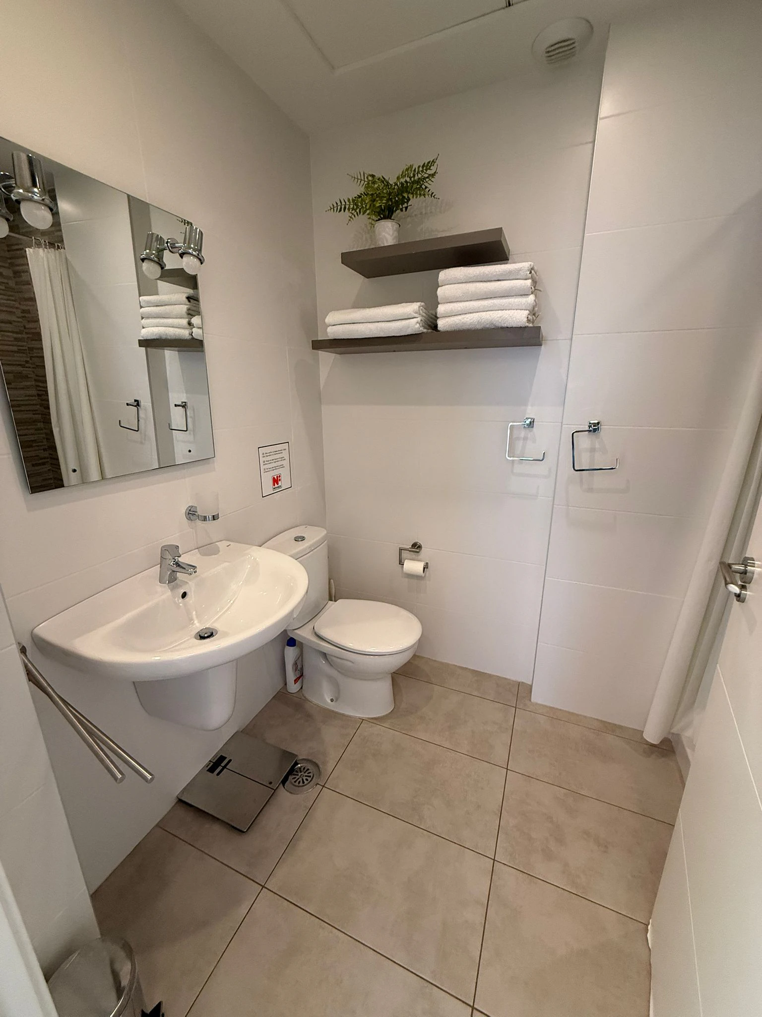 Magnifico Apartamento de dos dormitorios en planta baja en venta en Altos Del Mediterráneo, Villamartín, Orihuela Costa