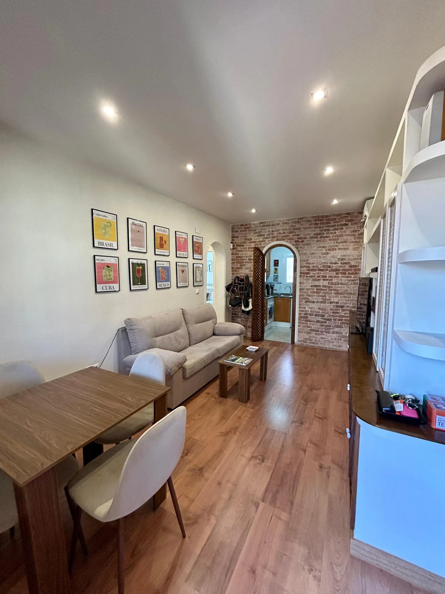 Apartamento en venta de 3 dormitorios en Aguas Nuevas, Torrevieja.