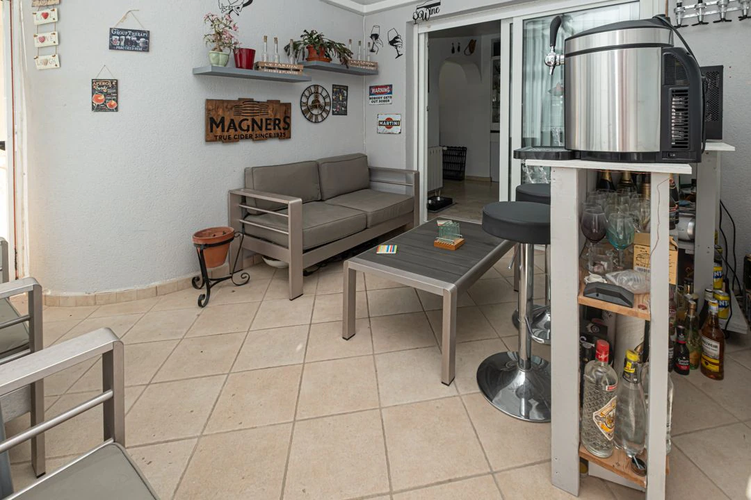 Chalet en venta de 3 dormitorios con piscina en Las Ramblas, Orihuela