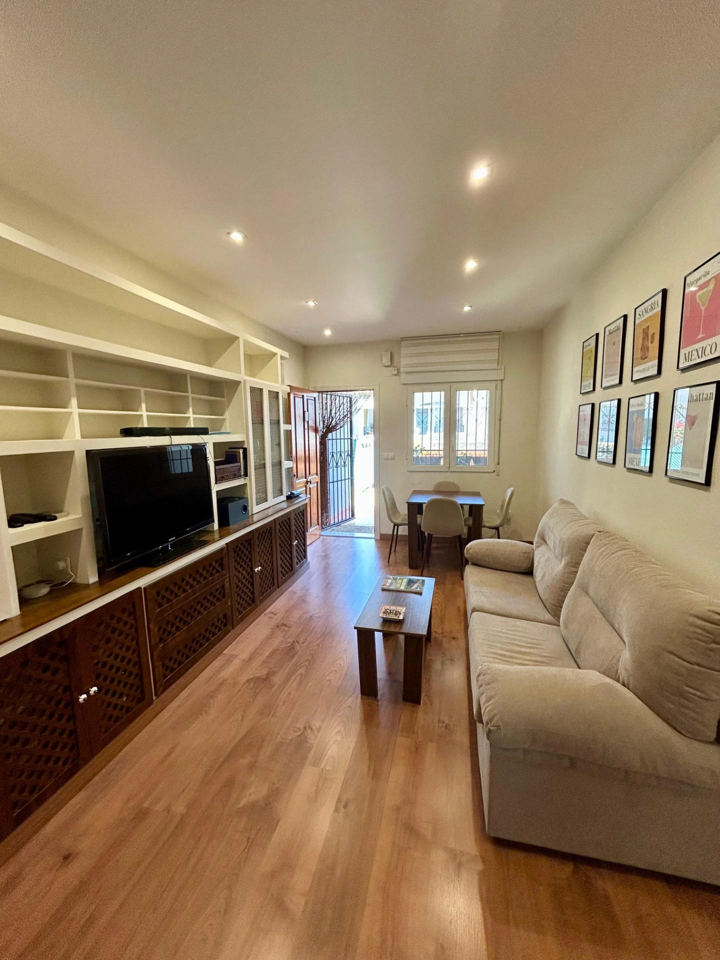 Apartamento en venta de 3 dormitorios en Aguas Nuevas, Torrevieja.