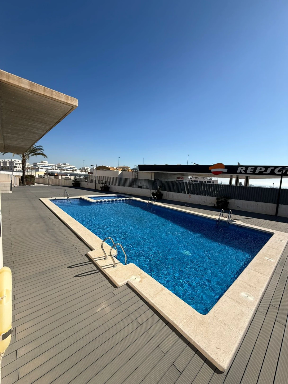 Magnifico Apartamento de dos dormitorios en planta baja en venta en Altos Del Mediterráneo, Villamartín, Orihuela Costa
