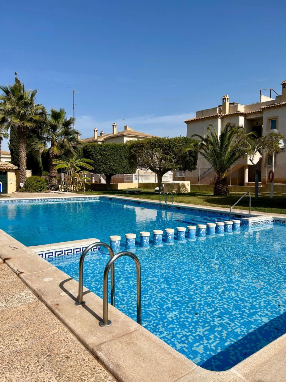 Apartamento en venta de 3 dormitorios en Aguas Nuevas, Torrevieja.