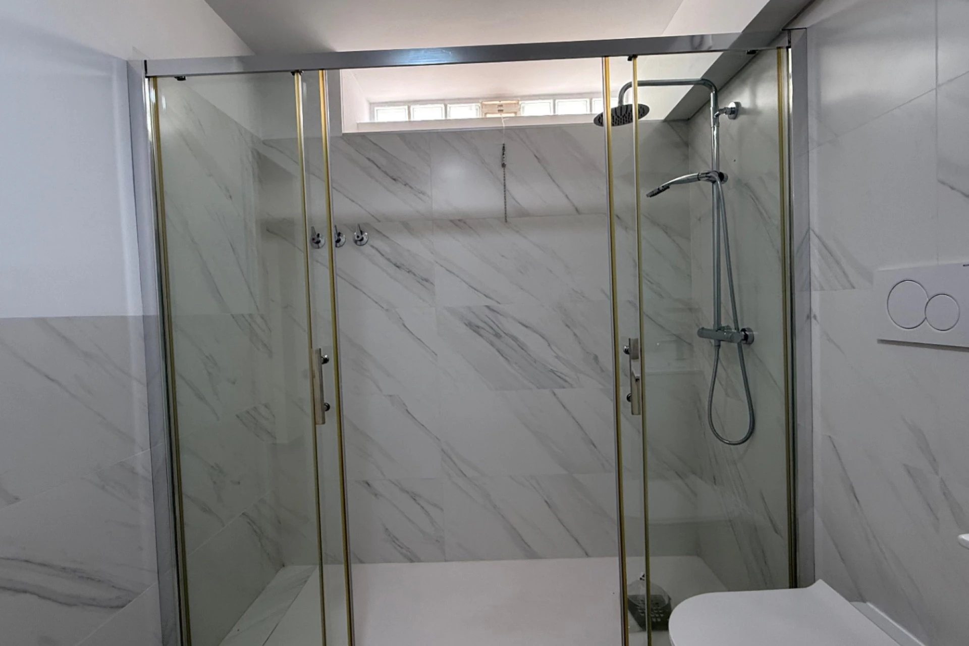 Chalet en venta de 5 habitaciones en Villamartin, Orihuela