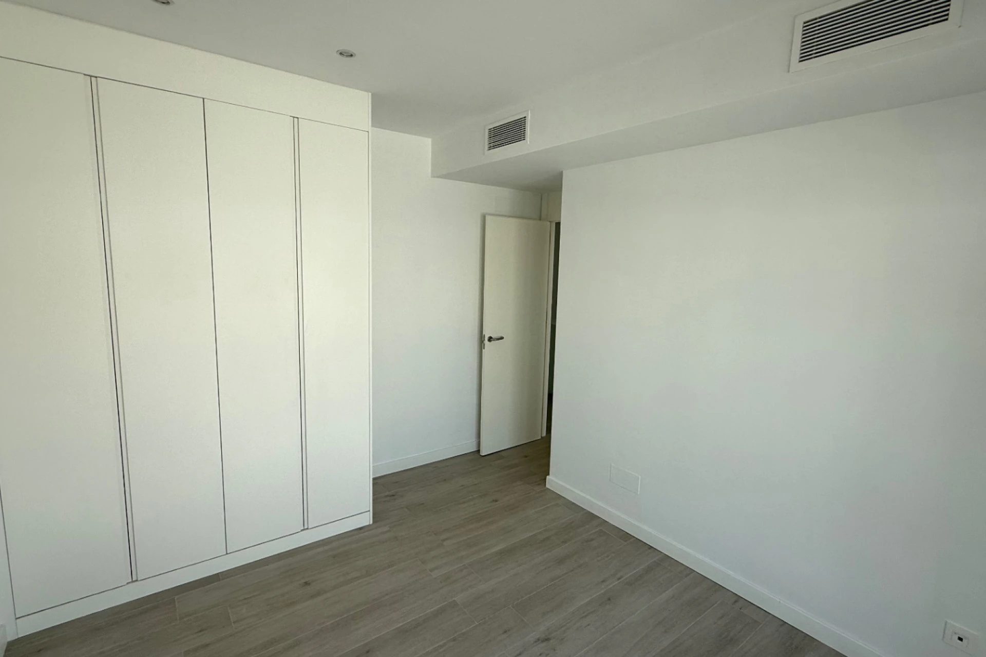 Chalet en venta de 5 habitaciones en Villamartin, Orihuela