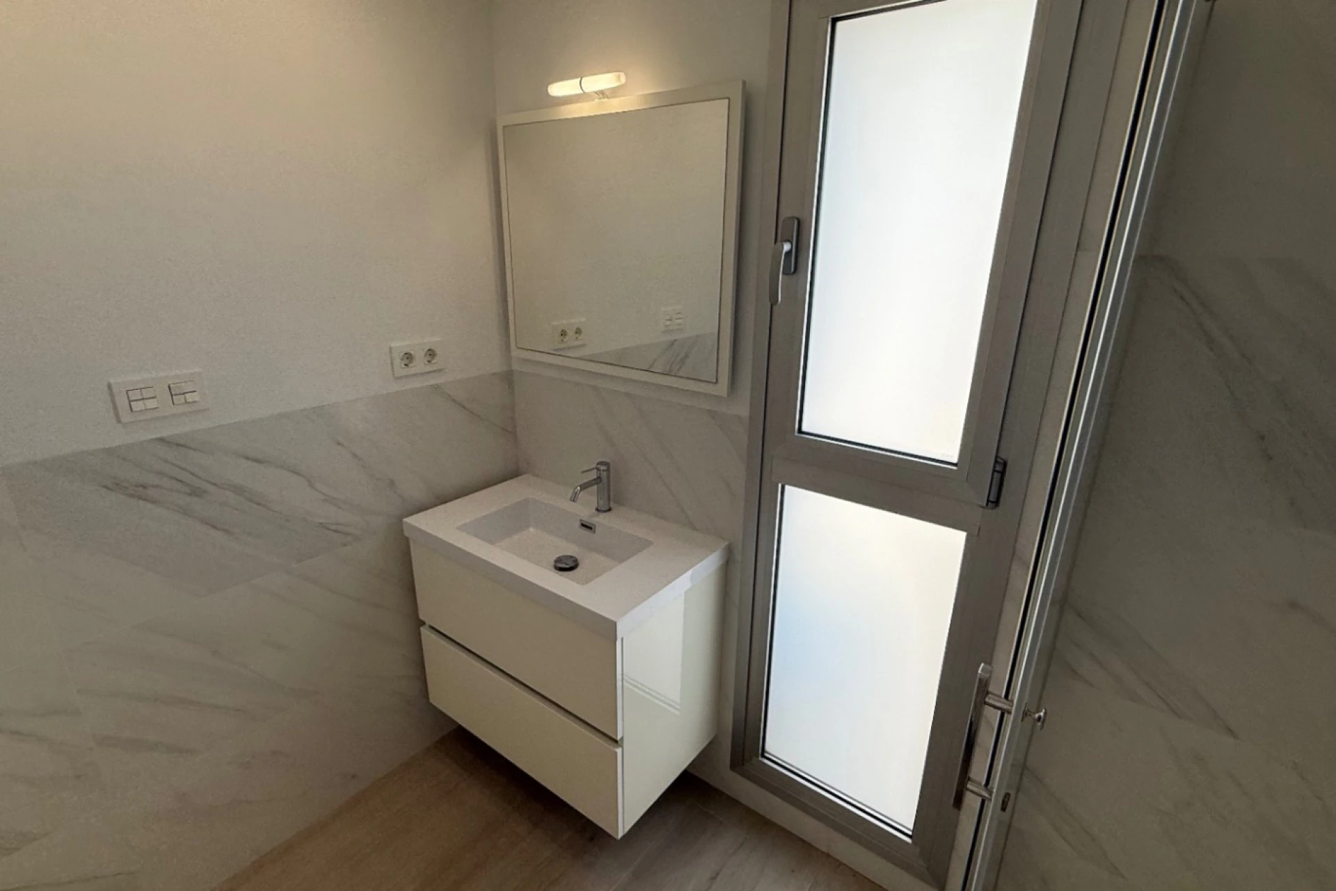 Chalet en venta de 5 habitaciones en Villamartin, Orihuela