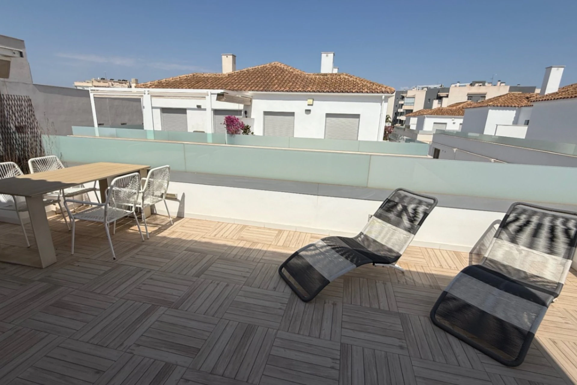 Chalet en venta de 5 habitaciones en Villamartin, Orihuela