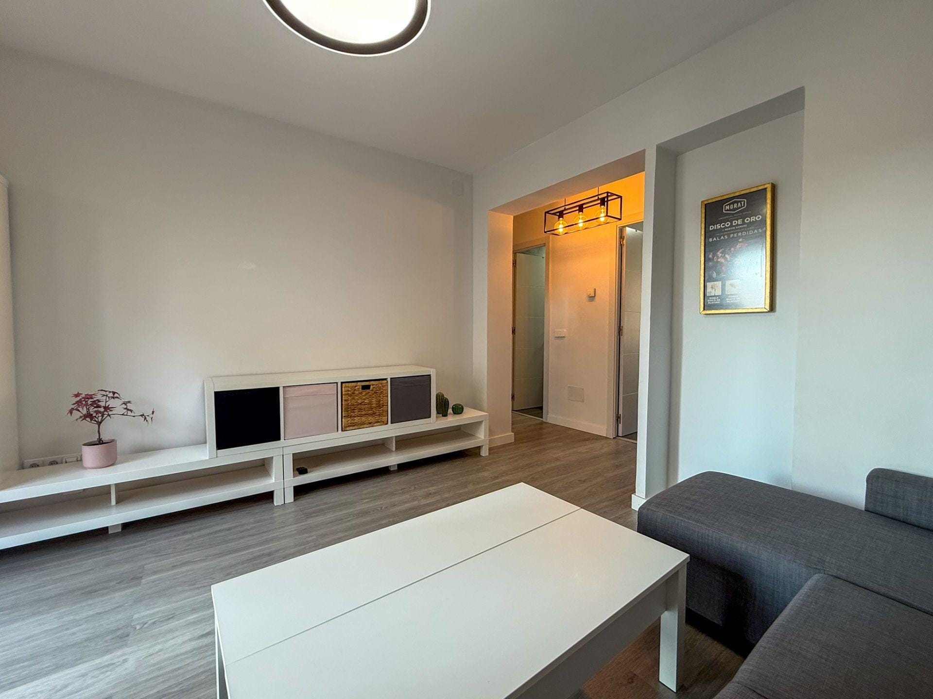 Tu “home office” con terraza: amueblado, muy luminoso y listo para entrar