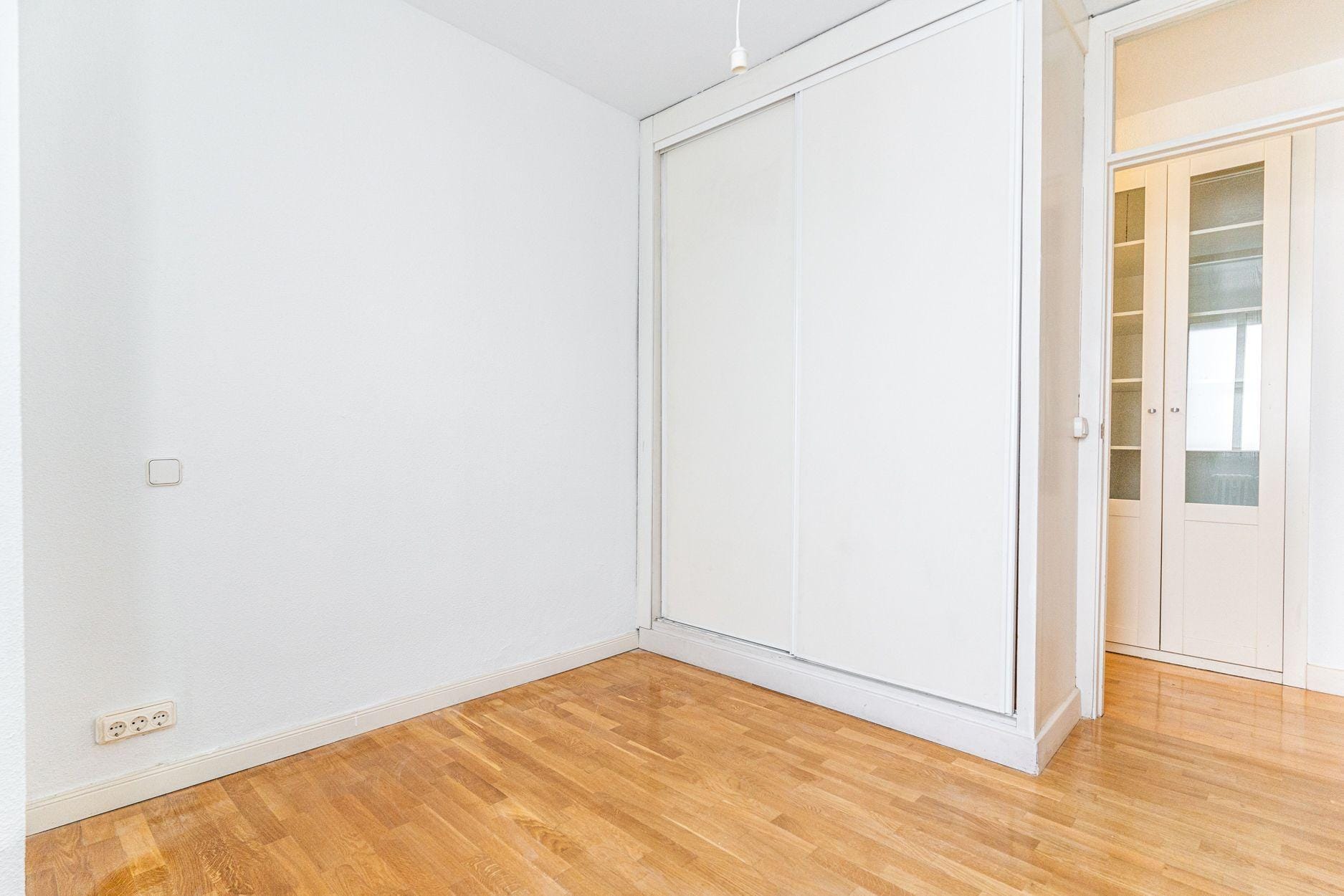 Piso muy luminoso, reformado, exterior, con 4 hab y 2 baños en Av. Bruselas