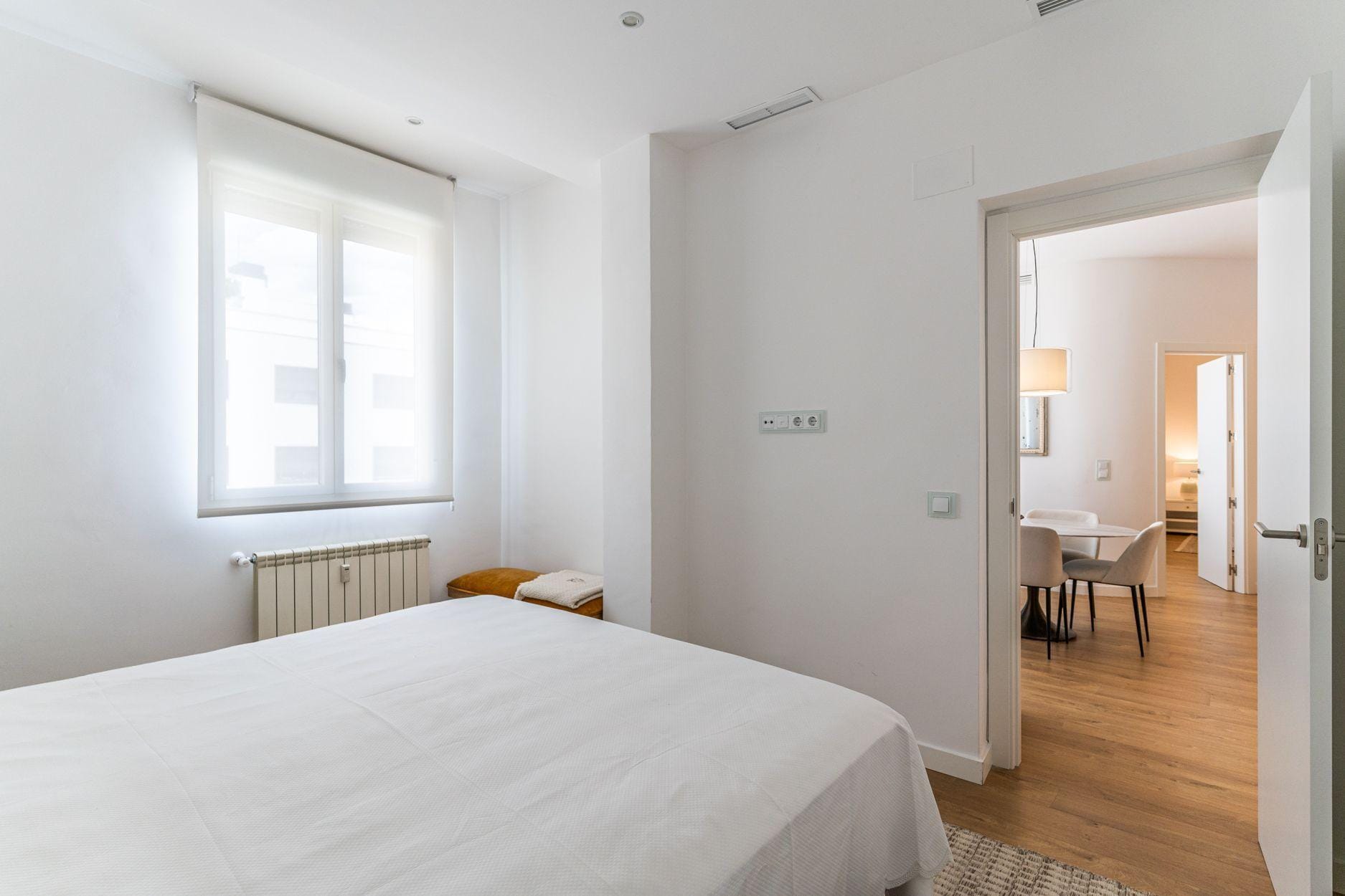 Piso amueblado de 2 dormitorios y 2 baños en Moncloa-Argüelles
