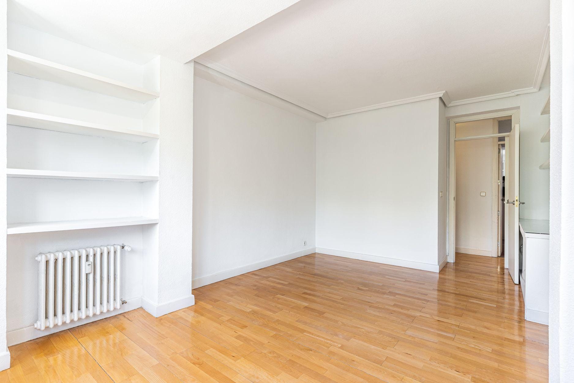 Piso muy luminoso, reformado, exterior, con 4 hab y 2 baños en Av. Bruselas