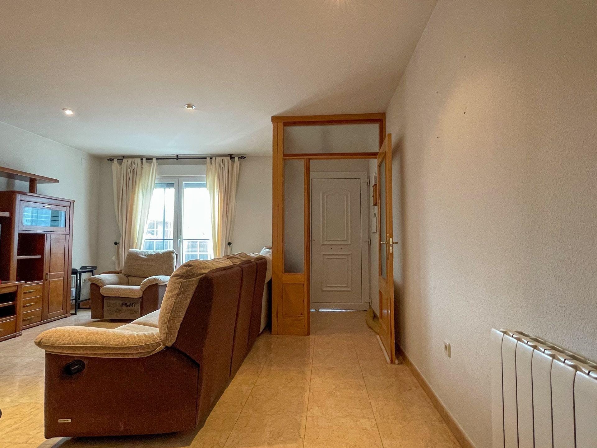 Long-term rental: Spacious 4-bedroom villa in Cantalejo, Segovia