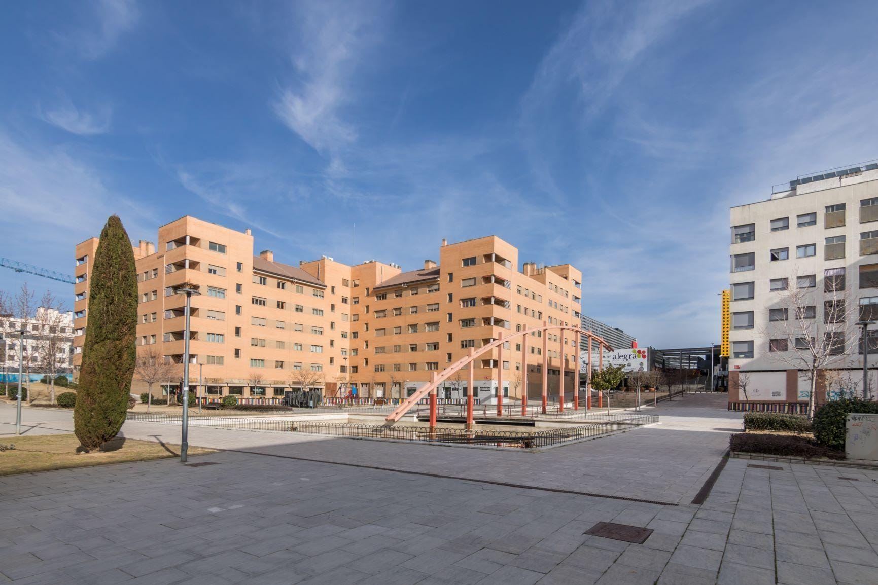 Local comercial diáfano, de 250m2, en calle de mucho paso de público
