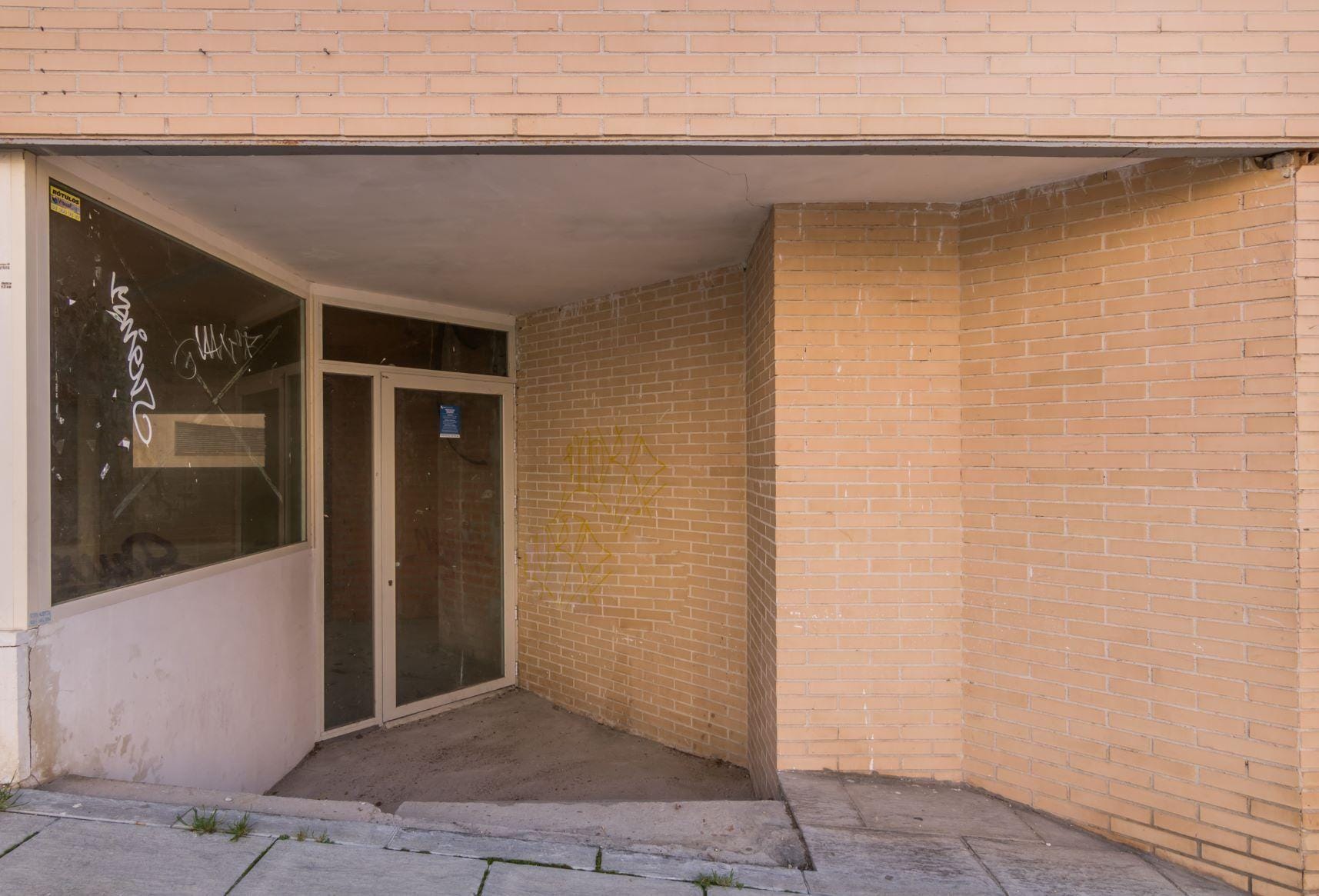 Local comercial diáfano, de 250m2, en calle de mucho paso de público