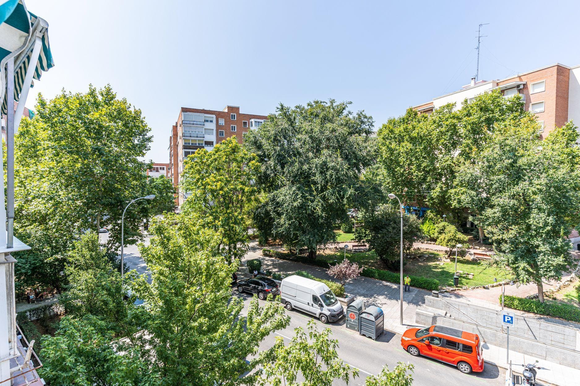Piso muy luminoso, reformado, exterior, con 4 hab y 2 baños en Av. Bruselas