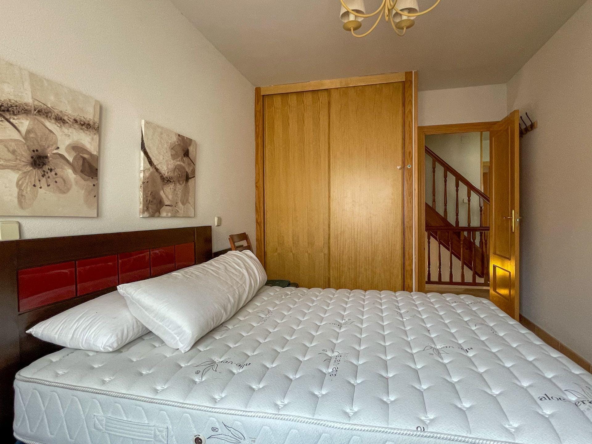 Long-term rental: Spacious 4-bedroom villa in Cantalejo, Segovia