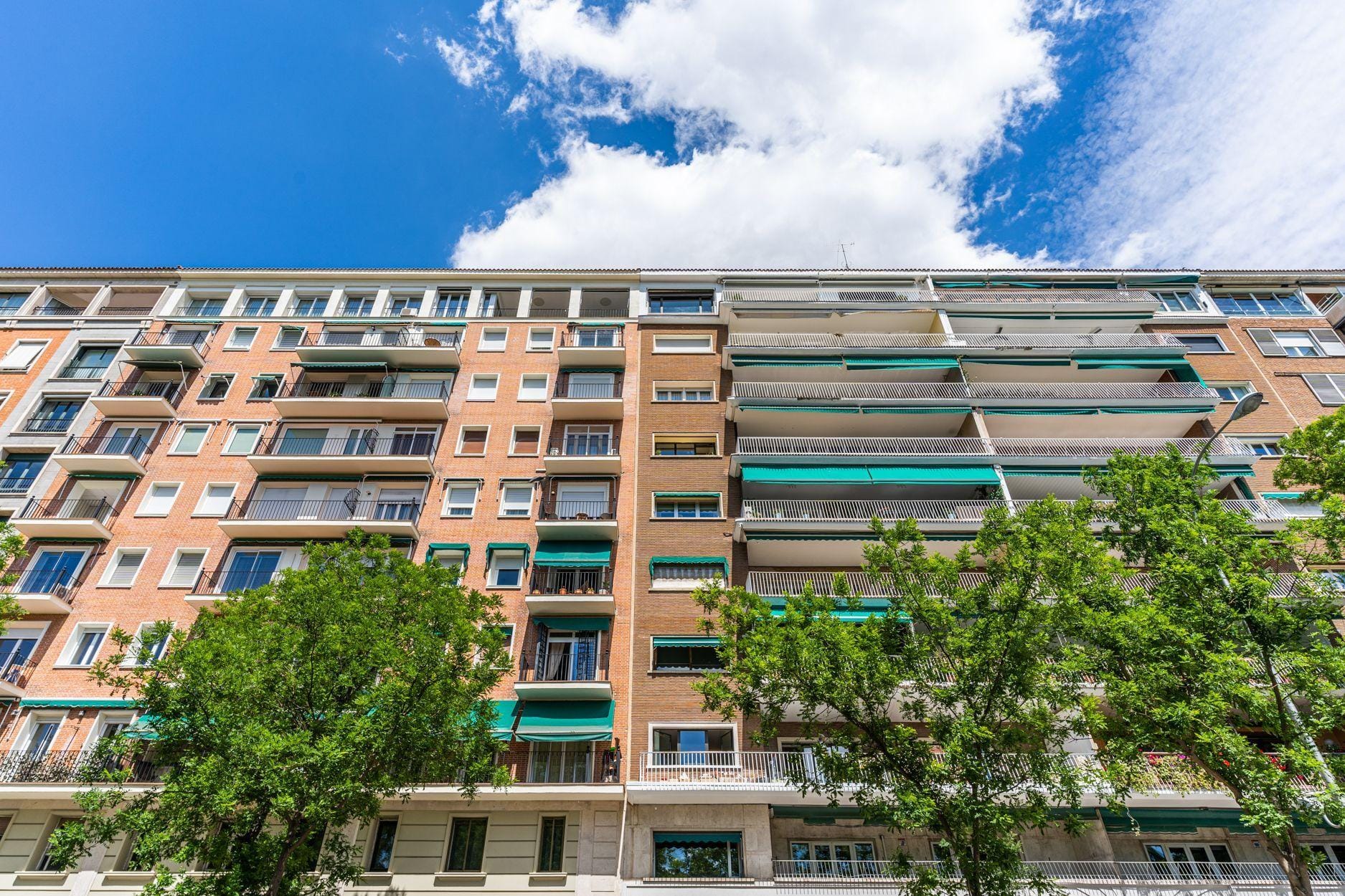 Piso amueblado de 2 dormitorios y 2 baños en Moncloa-Argüelles