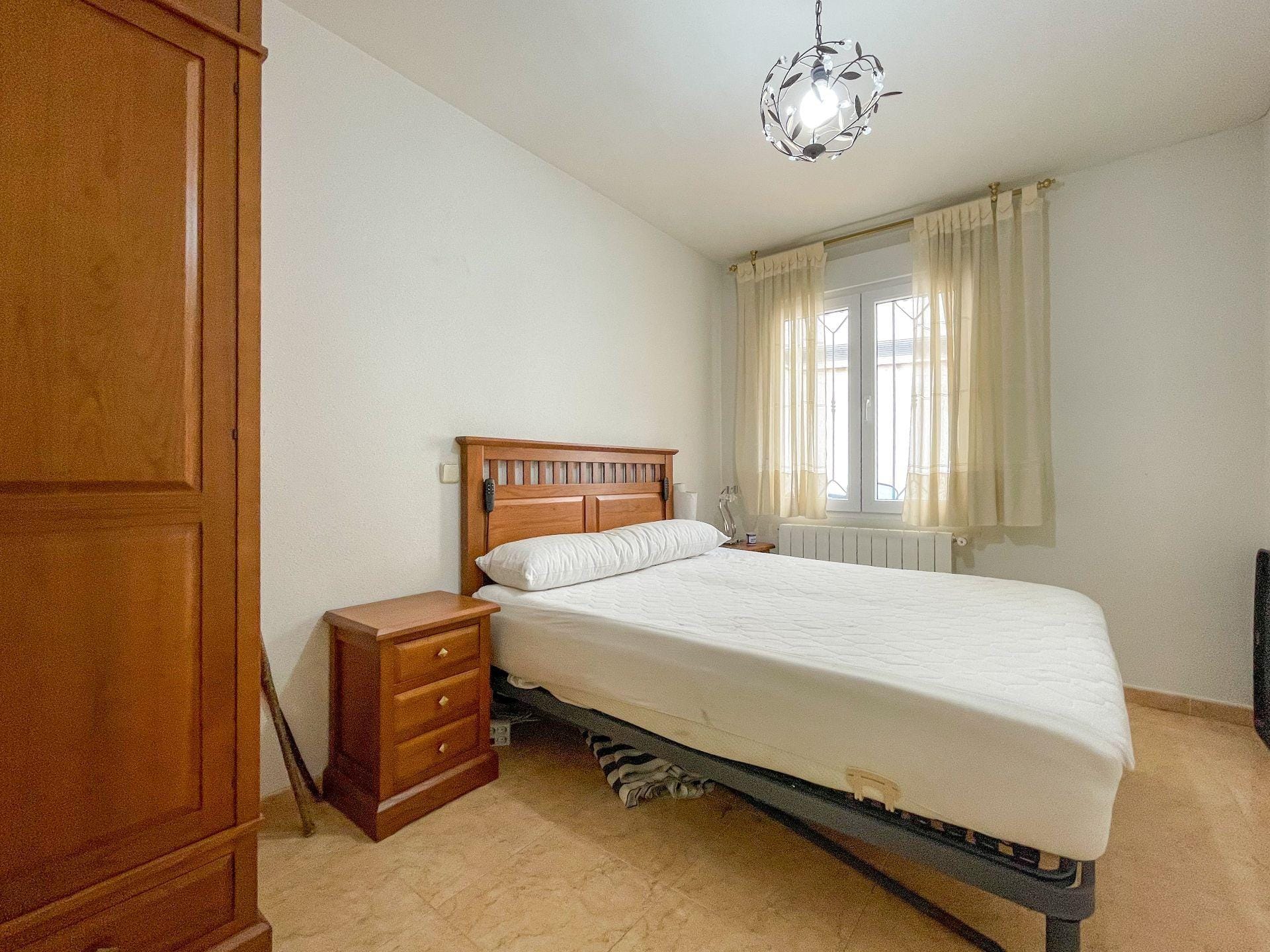Long-term rental: Spacious 4-bedroom villa in Cantalejo, Segovia