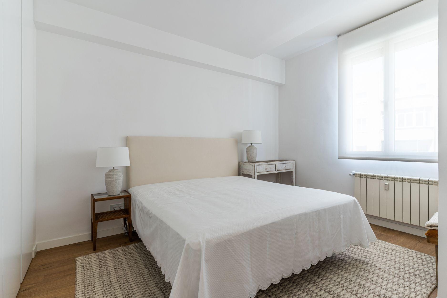 Piso amueblado de 2 dormitorios y 2 baños en Moncloa-Argüelles