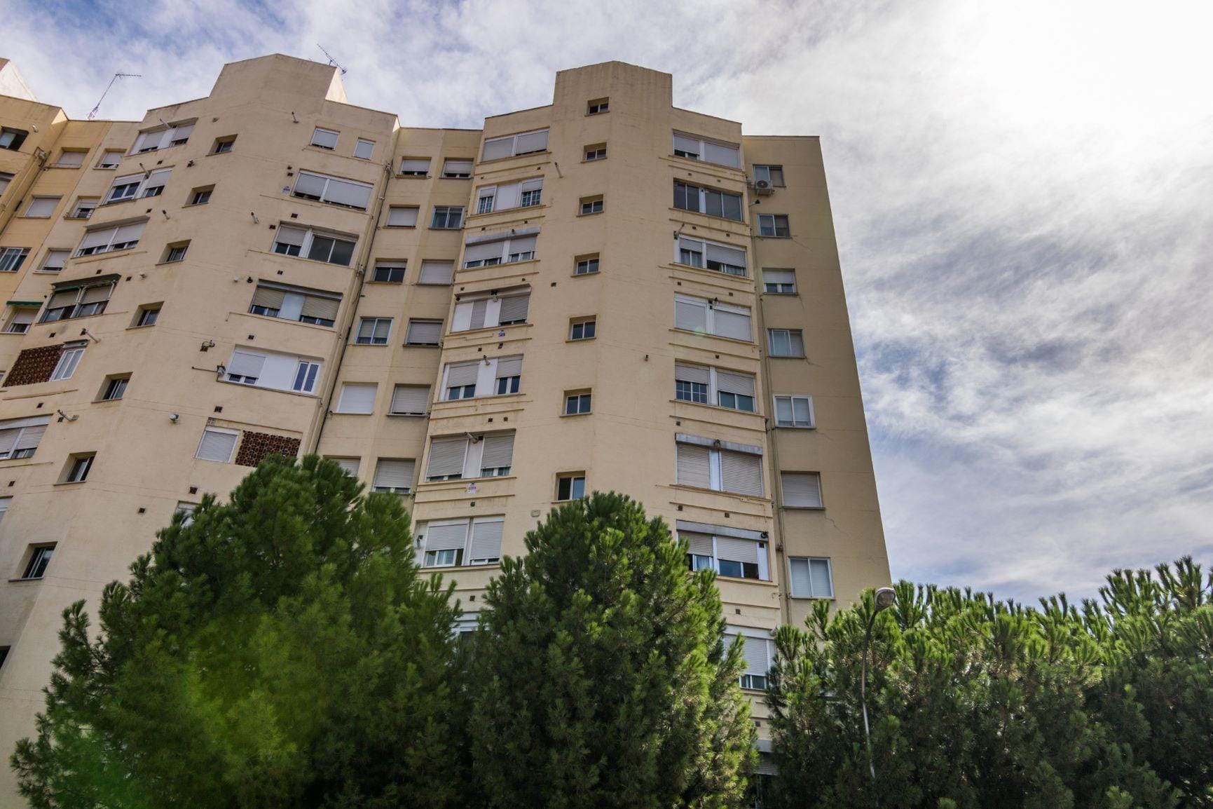 Luz, teletrabajo y garaje con cargador en piso de 2 dormitorios - 3ª planta exterior
