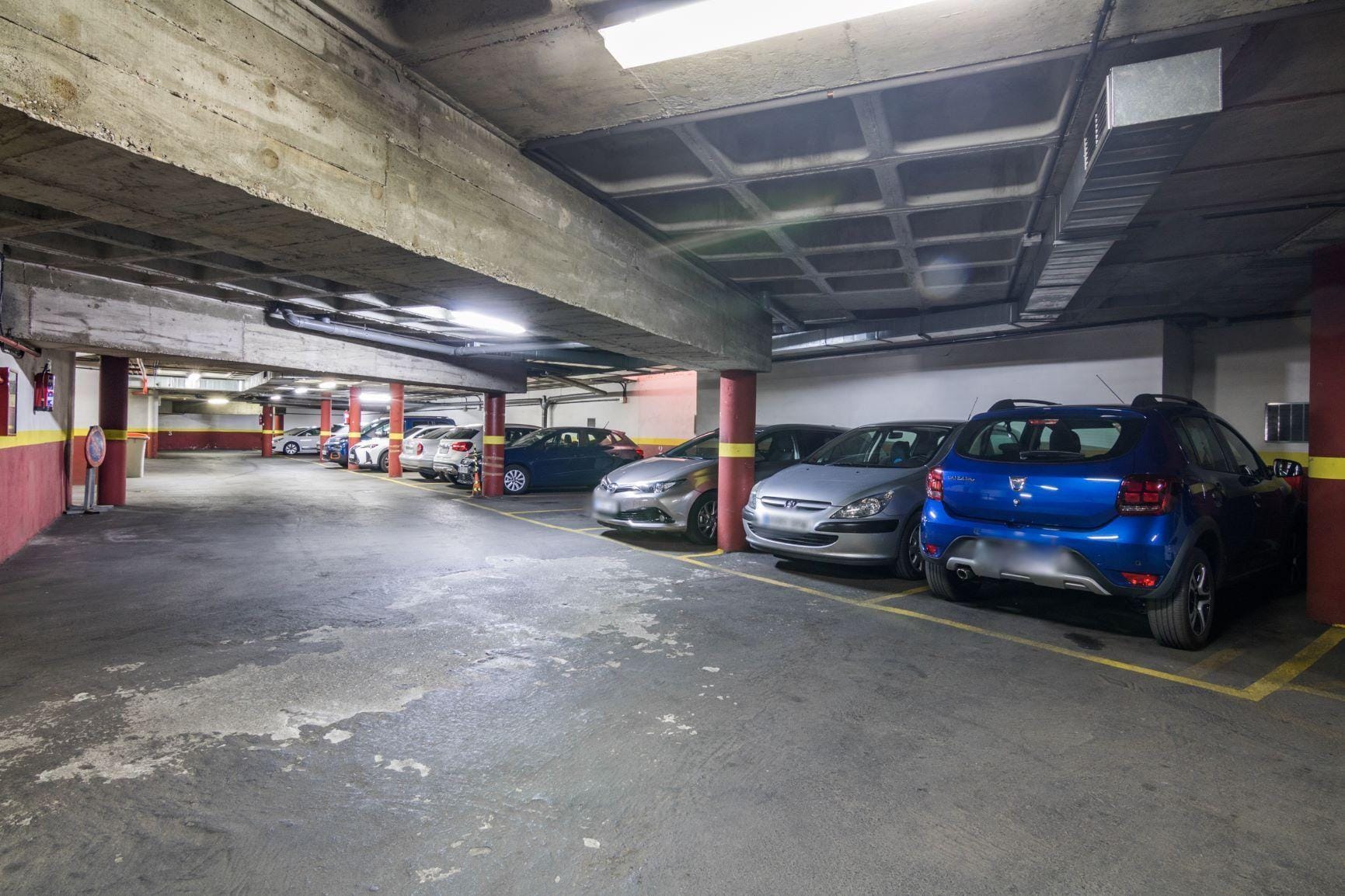 Luz, teletrabajo y garaje con cargador en piso de 2 dormitorios - 3ª planta exterior