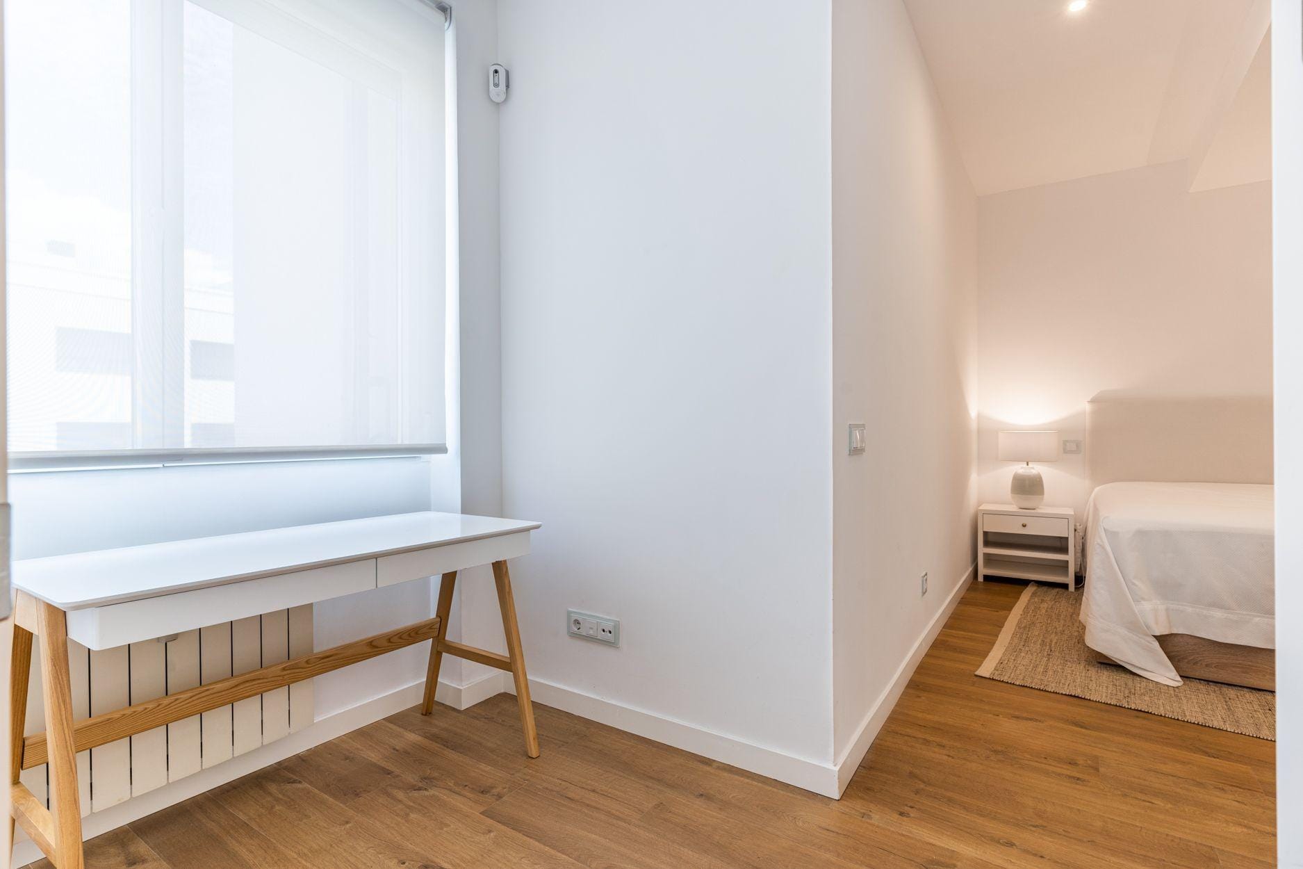 Piso amueblado de 2 dormitorios y 2 baños en Moncloa-Argüelles
