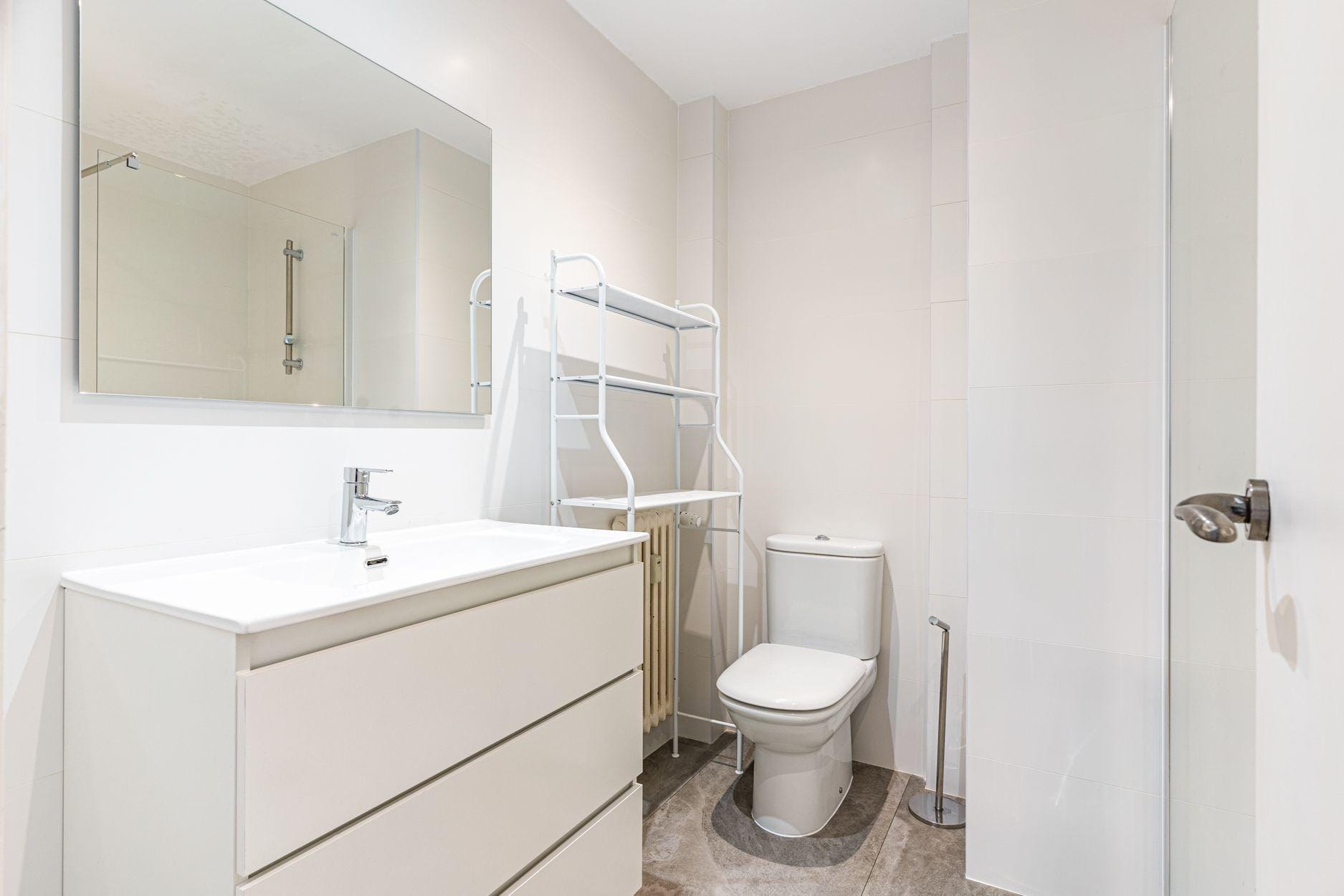 Piso muy luminoso, reformado, exterior, con 4 hab y 2 baños en Av. Bruselas