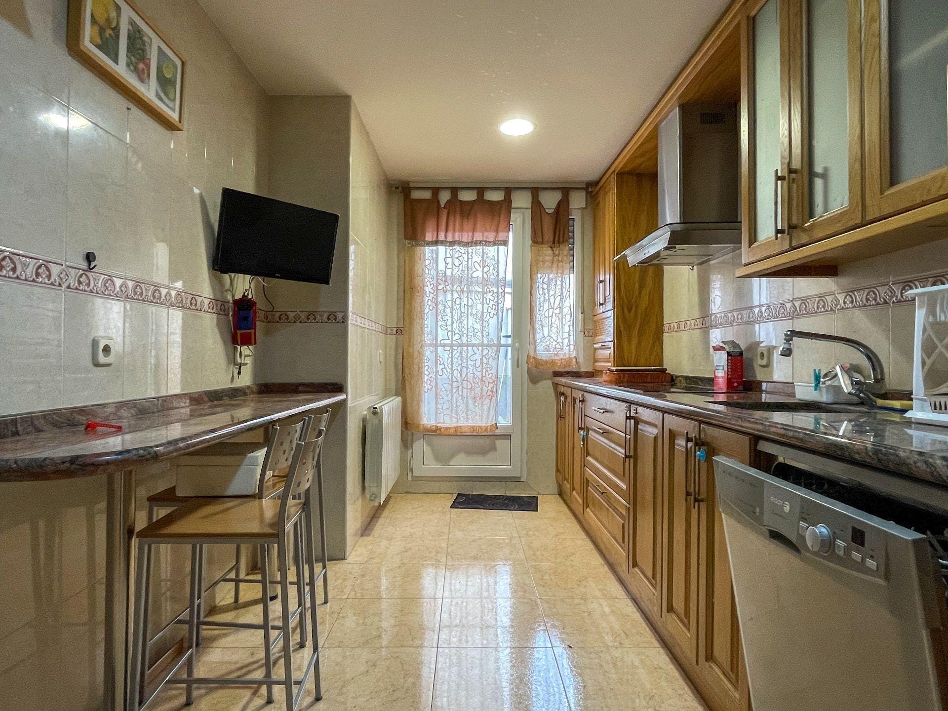 Long-term rental: Spacious 4-bedroom villa in Cantalejo, Segovia