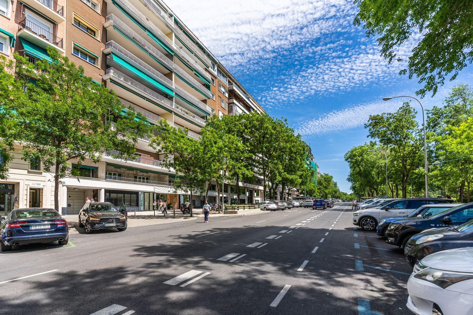 Piso amueblado de 2 dormitorios y 2 baños en Moncloa-Argüelles