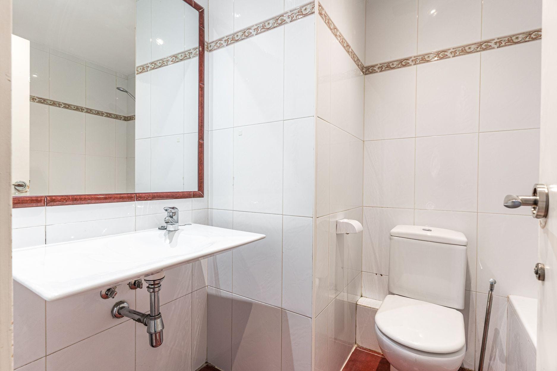 Piso muy luminoso, reformado, exterior, con 4 hab y 2 baños en Av. Bruselas