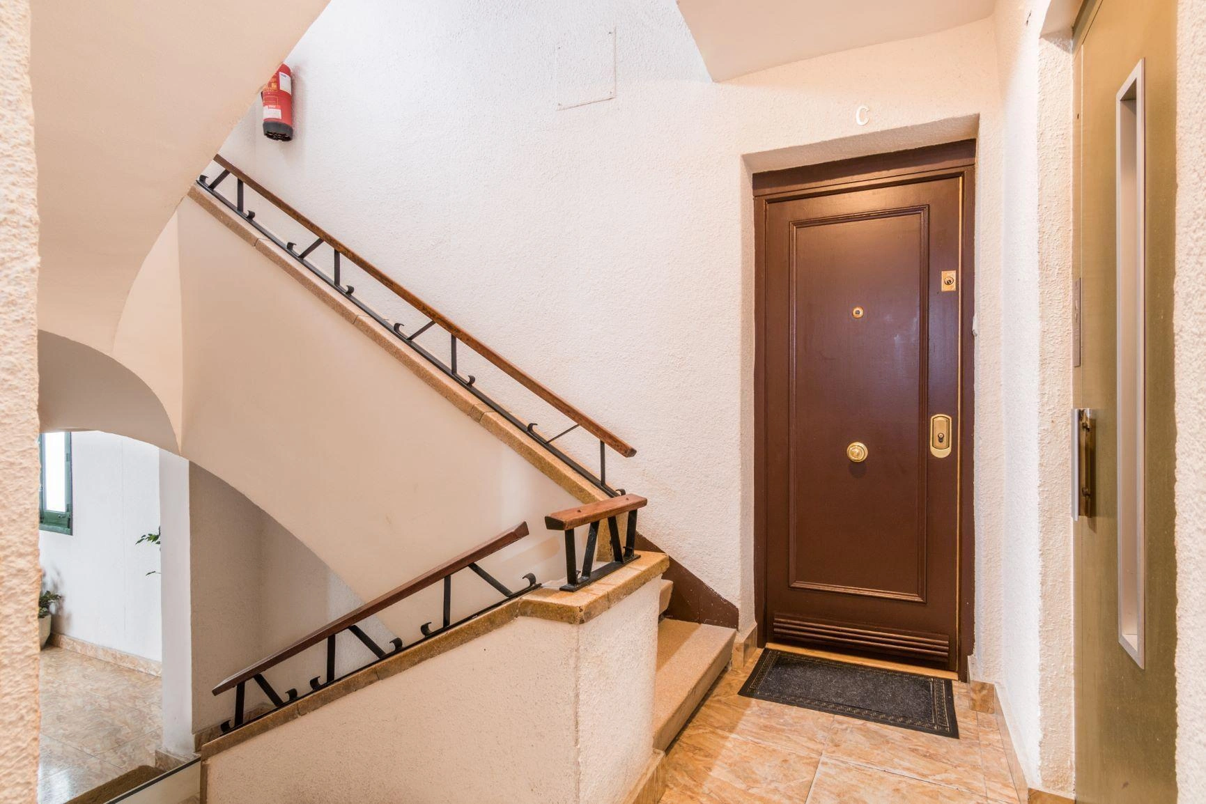 Bajo exterior, 4 dormitorios, 2 baños, trastero y garaje
