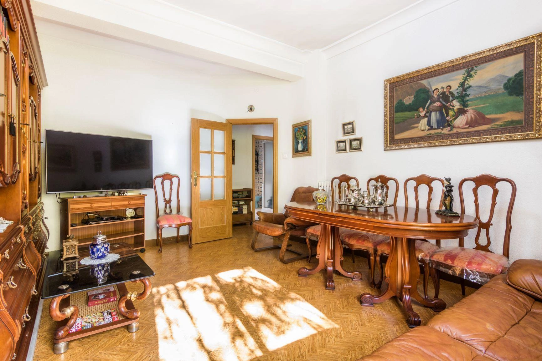 Bajo exterior, 4 dormitorios, 2 baños, trastero y garaje
