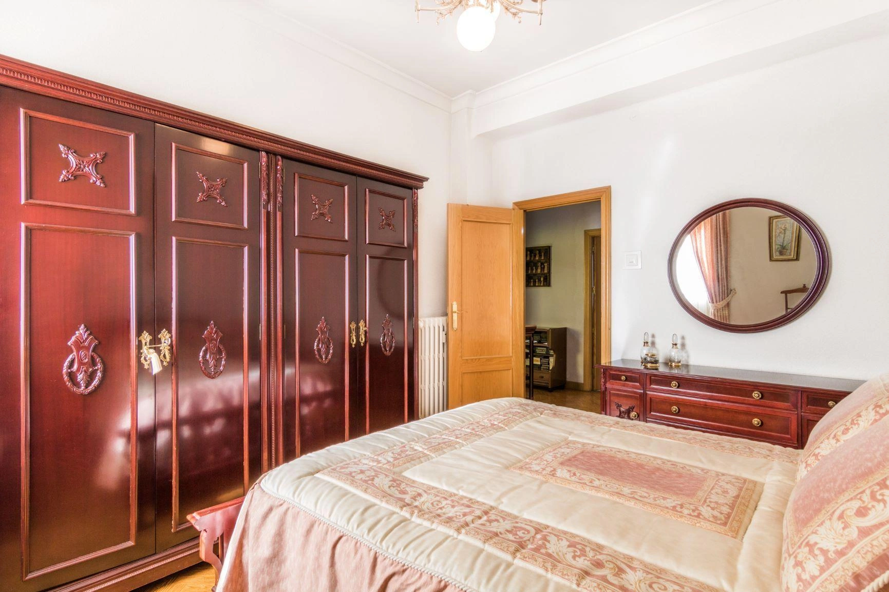 Bajo exterior, 4 dormitorios, 2 baños, trastero y garaje