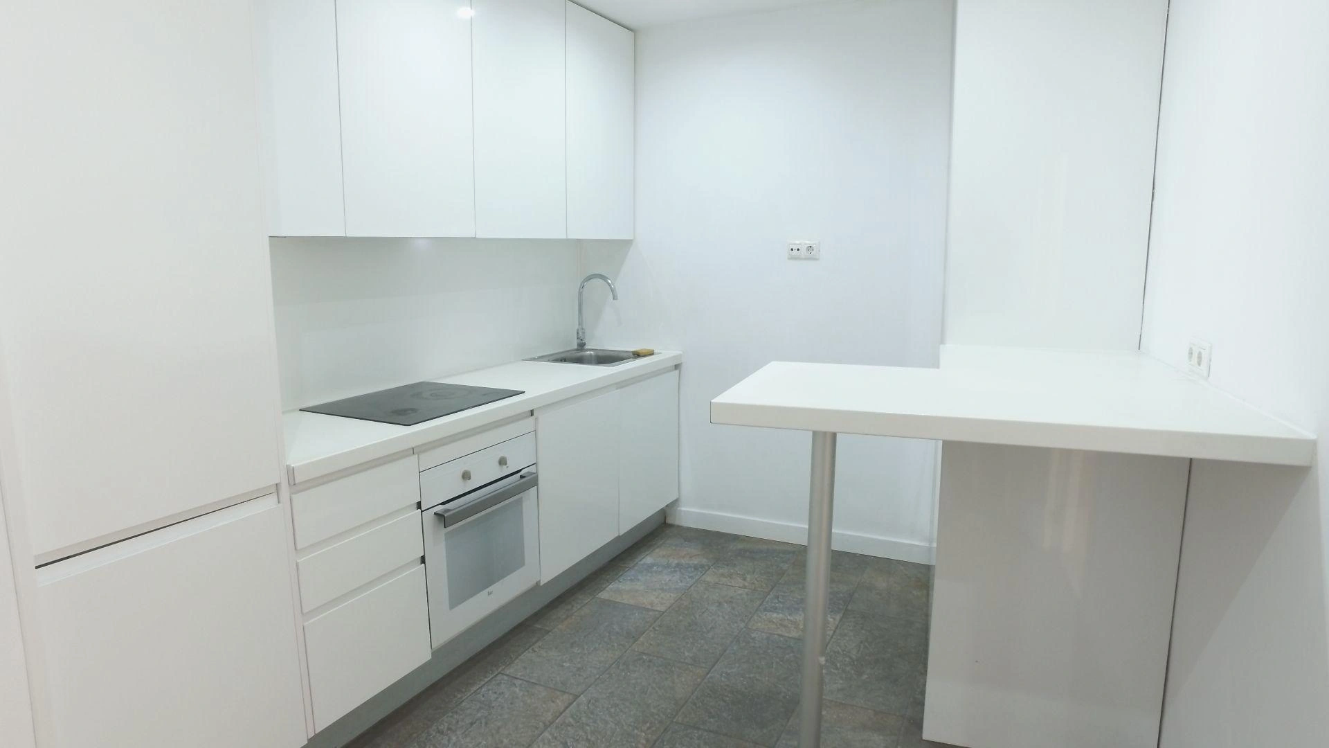 Edificio en venta en Puente de Vallecas-San Diego, Madrid