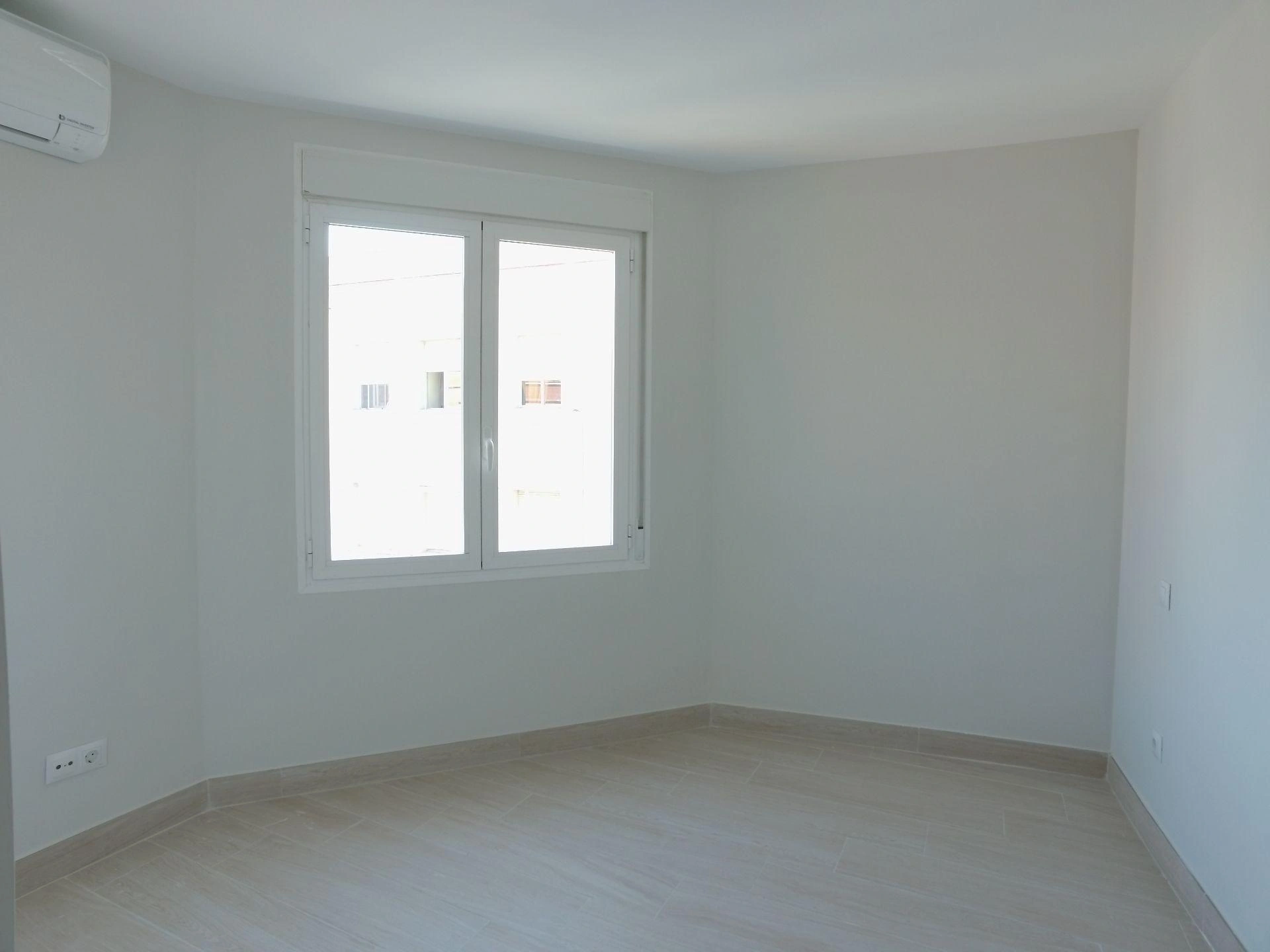Edificio en venta en Puente de Vallecas-San Diego, Madrid