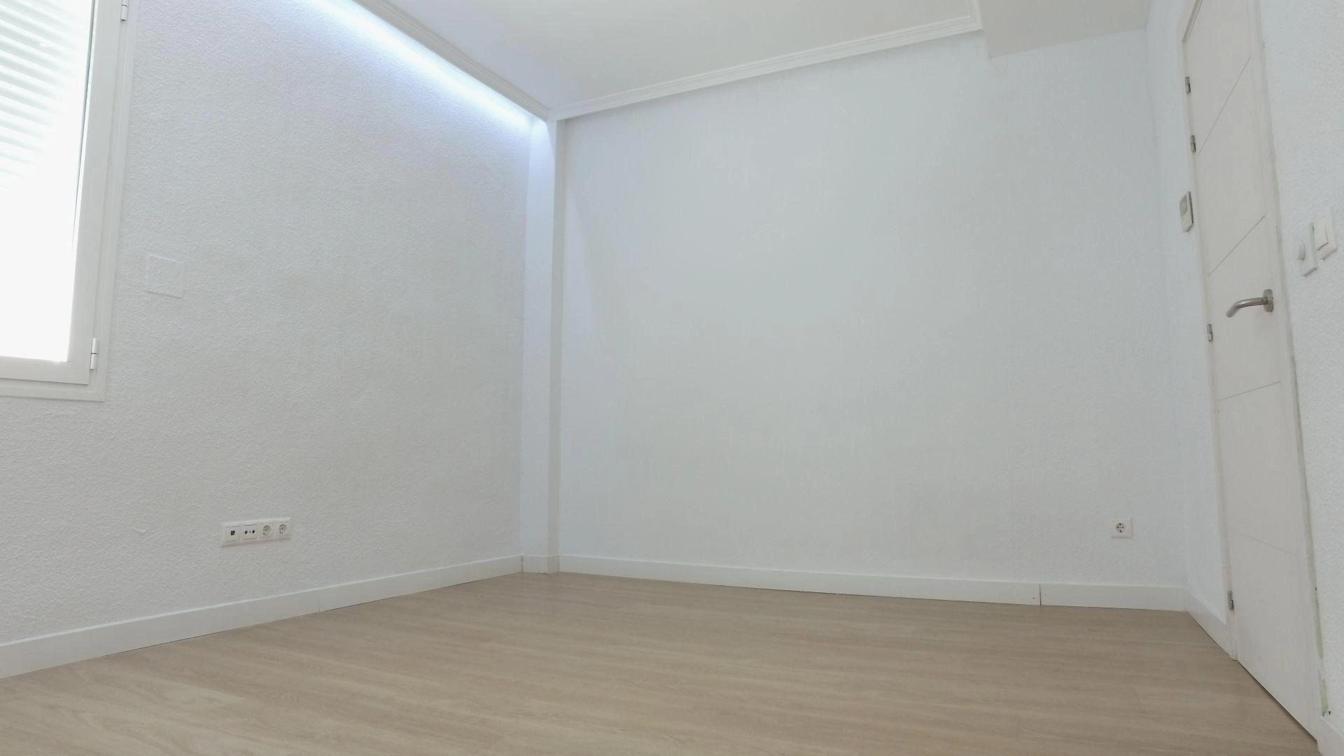 Edificio en venta en Puente de Vallecas-San Diego, Madrid
