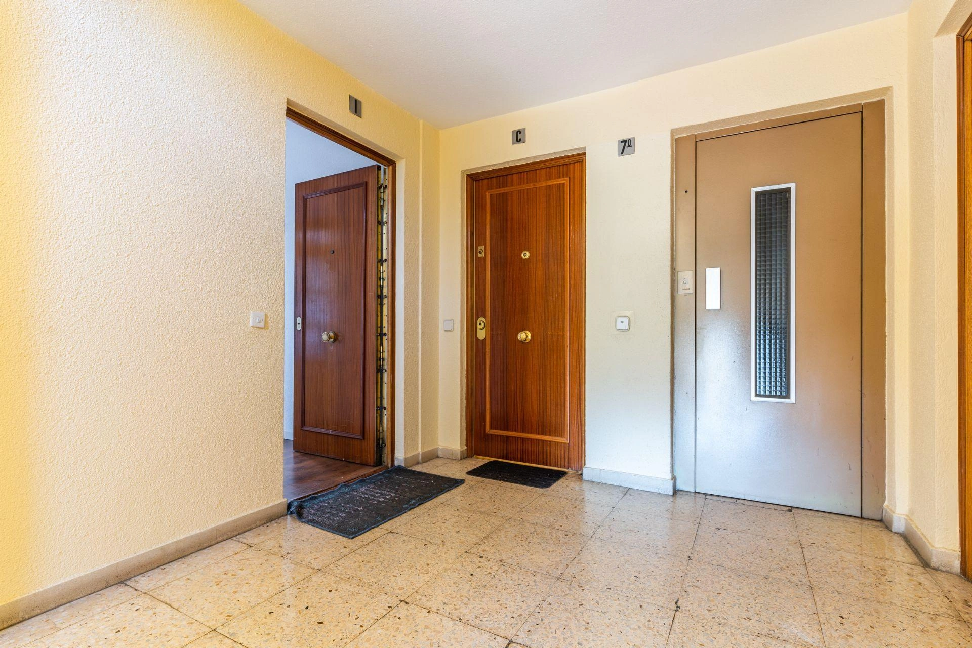 Piso para reformar, en última planta con vistas panorámicas