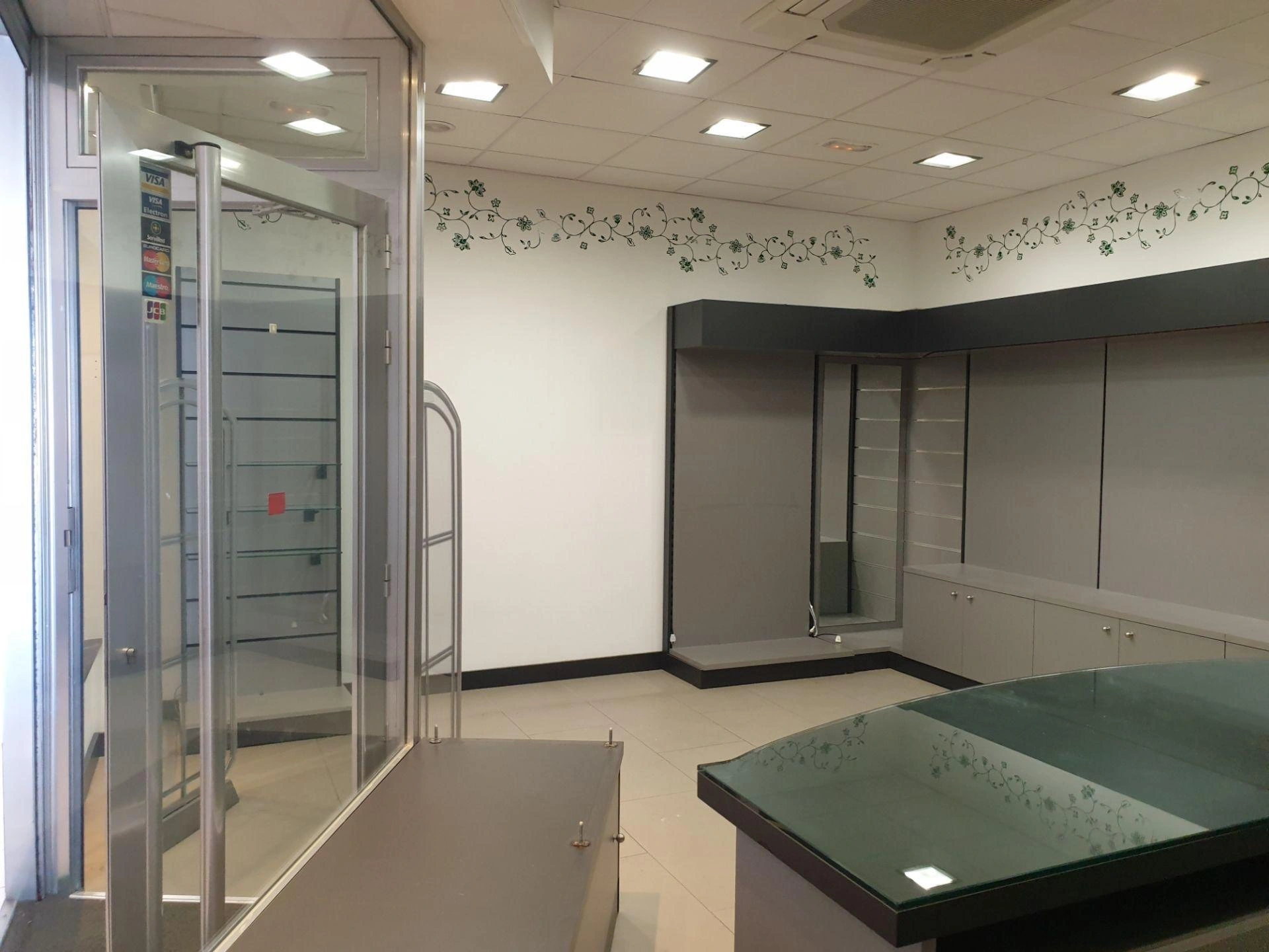 Local comercial en venta en Pedrezuela, Madrid