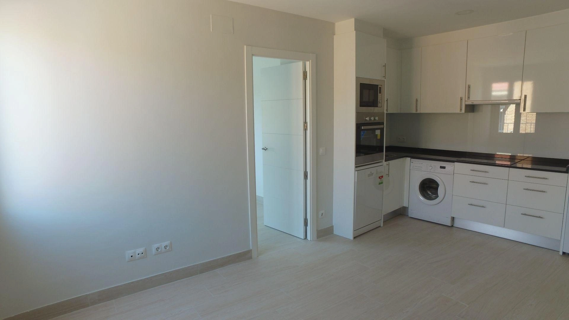 Edificio en venta en Puente de Vallecas-San Diego, Madrid